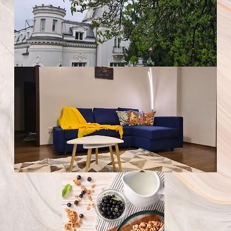 Holiday Apartments Bucarest Extérieur photo