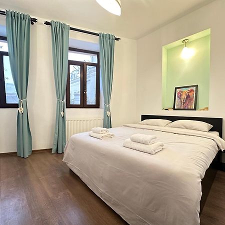 Holiday Apartments Bucarest Extérieur photo