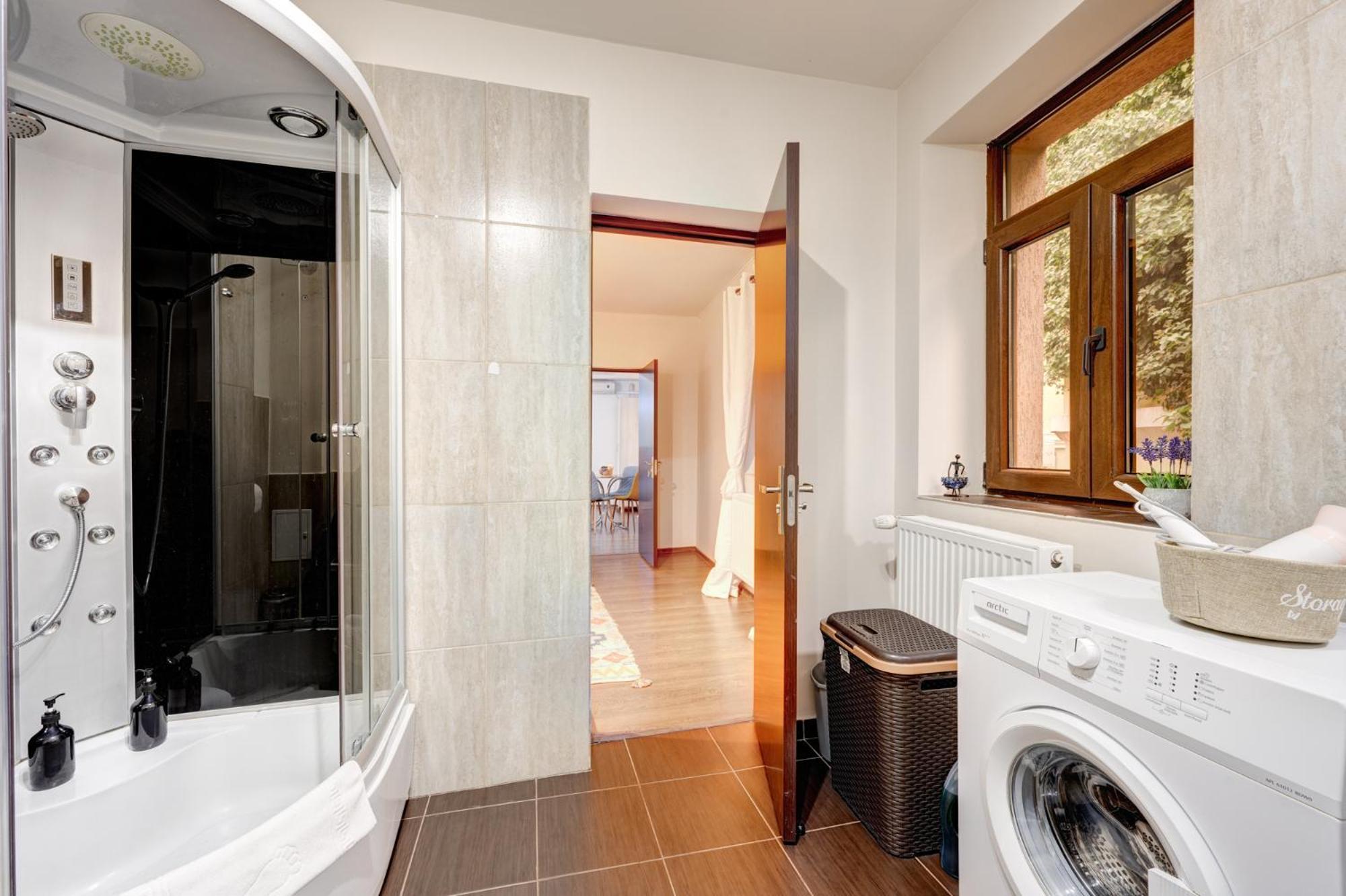 Holiday Apartments Bucarest Extérieur photo